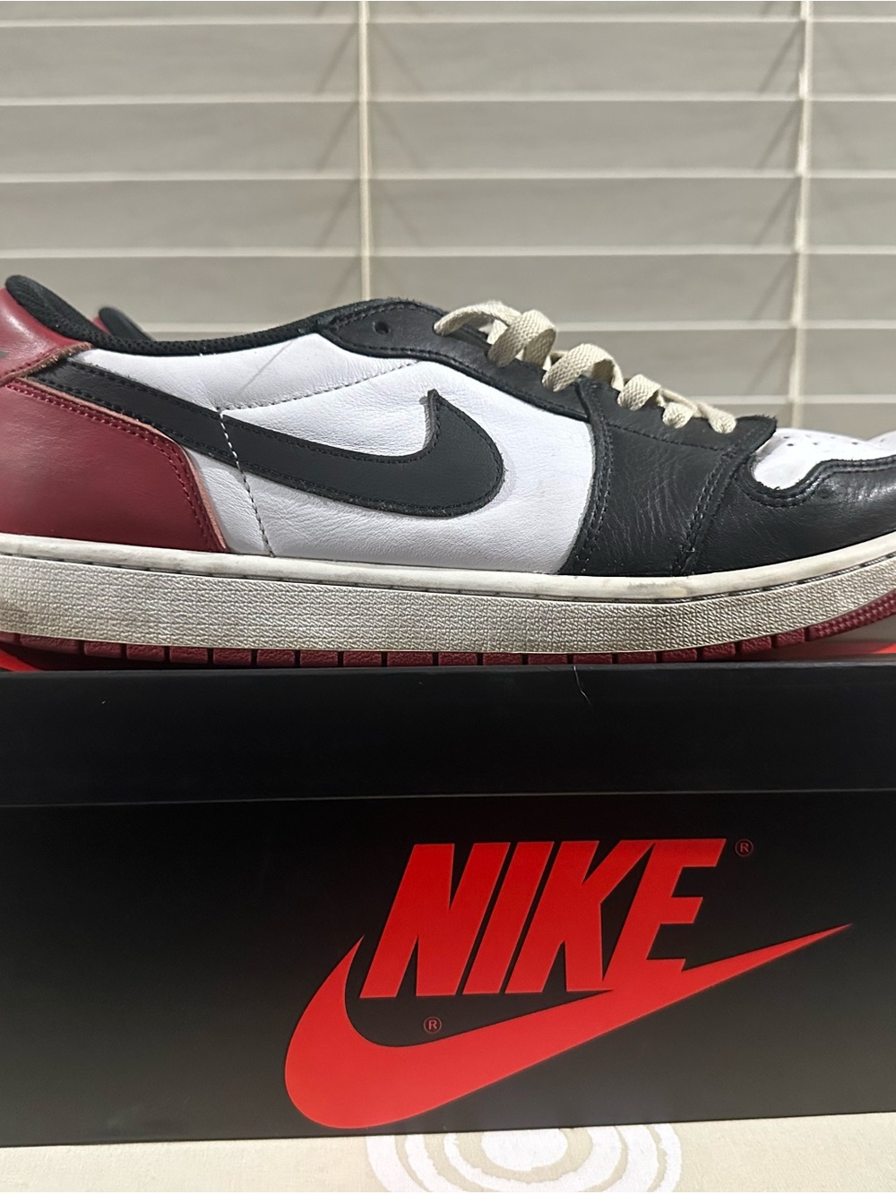 NIKE AIR JORDAN 1 LOW BLK TOE SZ 13 USED